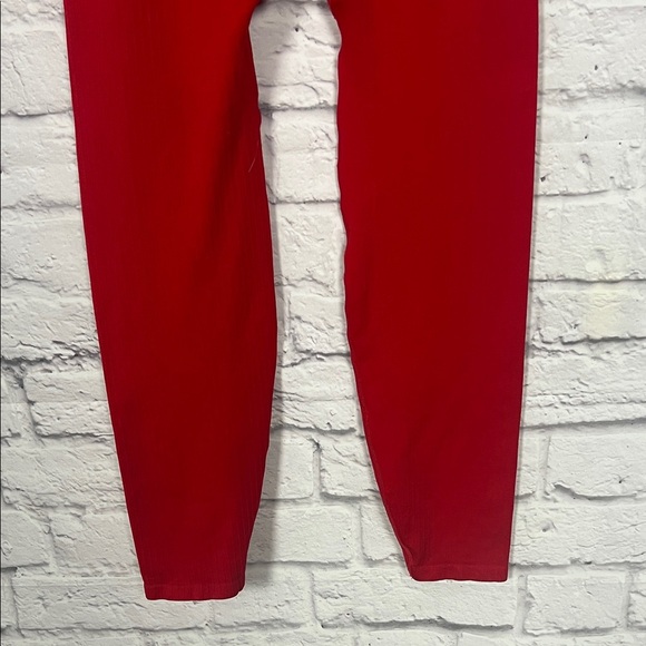 PINK Victoria's Secret Red Leggings - Picture 7 of 8